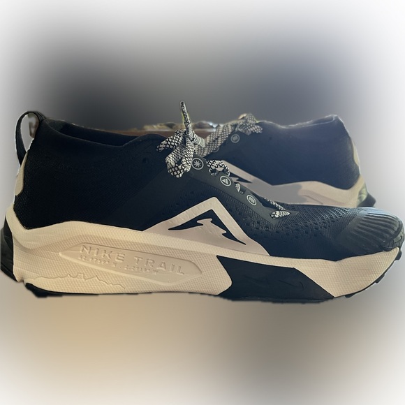 Nike ZoomX Zegama Trail Women’s Size 9 B ~ worn once - Picture 8 of 16